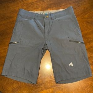 Eddie Bauer First Ascent gray shorts, men’s size 36